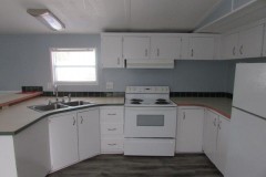 Mobile Home with 3 Bedrooms / 1.5 Baths