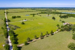 400 Acre Cattle Ranch / Hunting Property with home