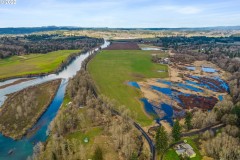 Land with Riverfront Access in Cowlitz County