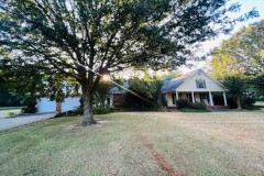 Ideal Home/Pool/ Shop building on 34 acres / Tylertown, MS