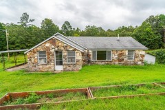 4 bed/2 bath remodeled on 10.5+/- Acres, Oxford, AR