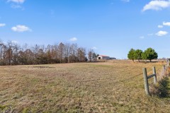 15+ Fenced Acres with Barn!