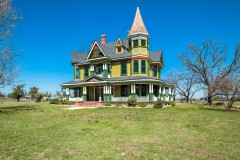 Amazing Victorian Home and Horse Property