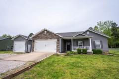 Stunning 3-Bed Home For Sale in Poplar Bluff