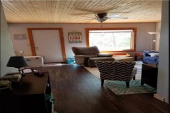Updated Summer Cabin on Lake Metigoshe, ND - Well & good parking
