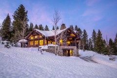 Luxury Ski In-Ski Out Mountain Estate in Tamarack
